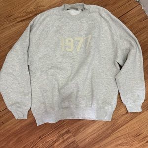 Fear of God Essentials Sweatshirt 1977 Small